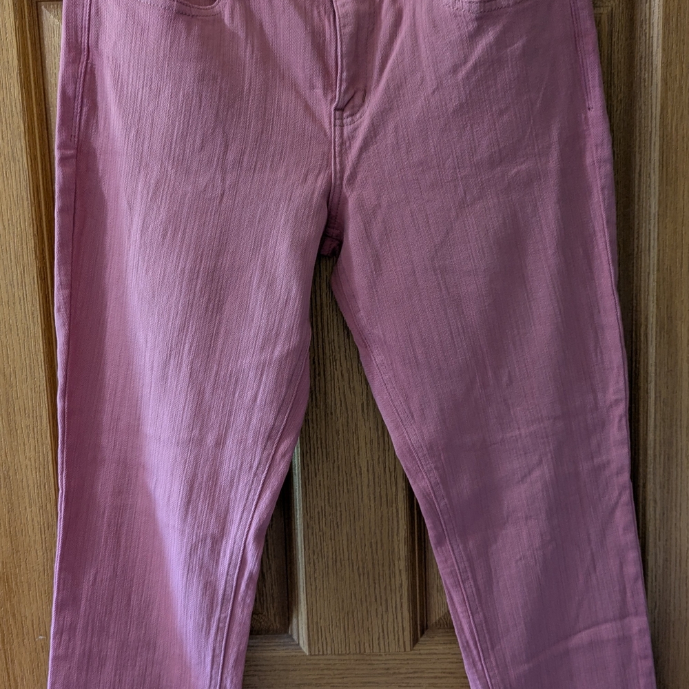 Chic Pink Ankle Jeans for Women